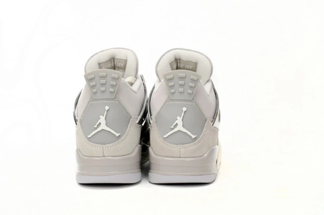 Moments WMNS AQ9129-001 4 Air Jordan Frozen 1023